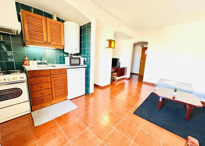 Privado T1 Rua Da Oura Αλμπουφέιρα