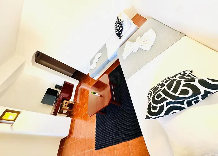 Privado T1 Rua Da Oura *