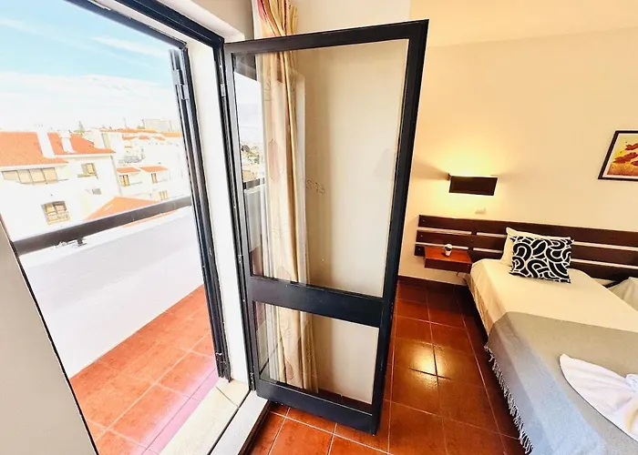 Privado T1 Rua Da Oura