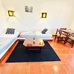 Апартаменти Privado T1 Rua Da Oura *