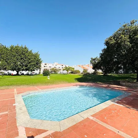 Privado T1 Rua Da Oura * אלבופיירה