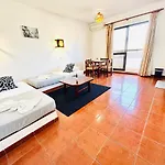 Privado T1 Rua Da Oura * Албуфейра